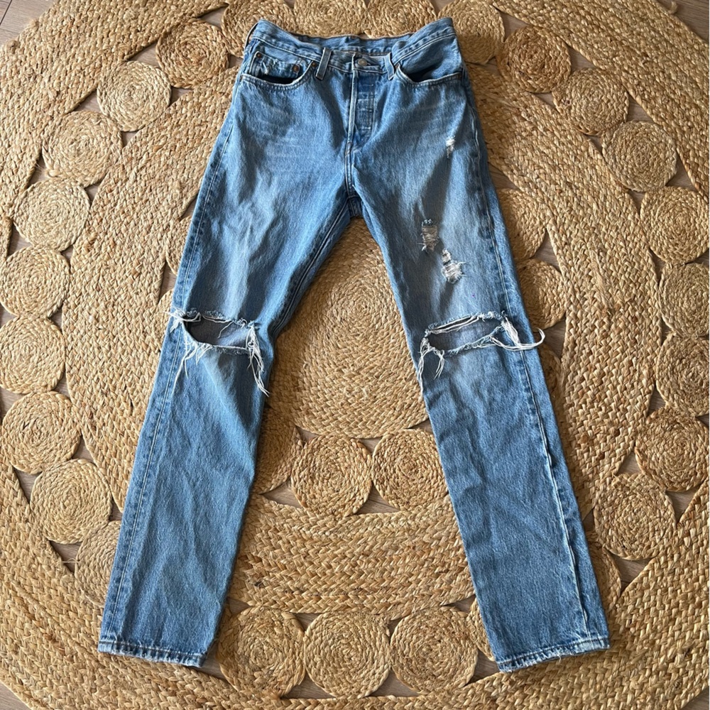 Women's Levi's Size 27W 32L 501 Straight Leg Jeans